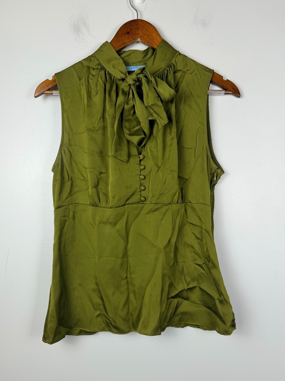 Antonio Melani green silk button neck tie blouse size 6